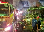 Kebakaran Hebat Pasar Kanjengan Johar Semarang, 200 Kios Ludes! Damkar Hadapi Kendala Air