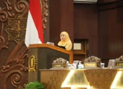 Khofifah Ajak Semua Pihak Turunkan Angka Kematian Ibu di Hari Kartini 2026, Perempuan Jadi Kunci Pembangunan Jatim