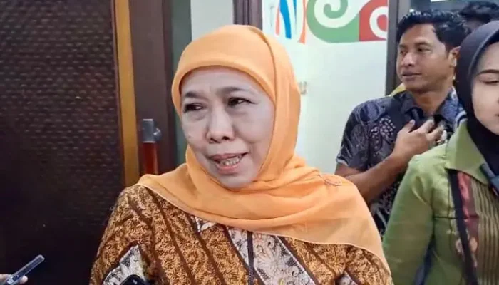 Khofifah Angkat Bicara Soal 3 Kepala Daerah Jatim Kena OTT KPK: “Sudah Koordinasi, Termasuk Grup WA dengan KPK”