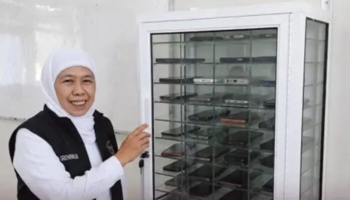 Pemprov Jatim Resmi Batasi Penggunaan Gadget di Sekolah, Khofifah: Demi Karakter, Konsentrasi, dan Kesehatan Siswa