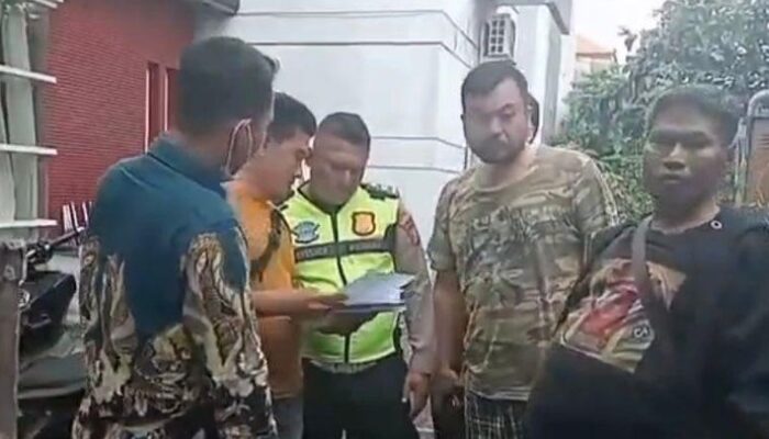 Heboh! Lexus Rp1,3 Miliar Nyaris Ditarik Paksa, Diduga BPKB Palsu Seret Nama BFI Finance