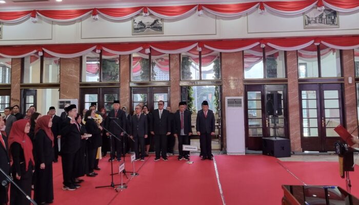 Mutasi Besar Pemkot Surabaya! Eri Cahyadi Rotasi 70 Pejabat, Tegaskan Loyalitas Hanya untuk Rakyat