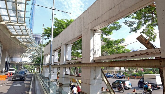 Pemkot Surabaya Bongkar Fasad Eks Toko Nam di Embong Malang, Trotoar Dikembalikan untuk Pejalan Kaki dan Disabilitas