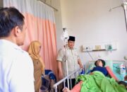 Prabowo Jenguk Korban Kecelakaan KA Bekasi Timur, Pastikan Penanganan Maksimal dan Investigasi Total