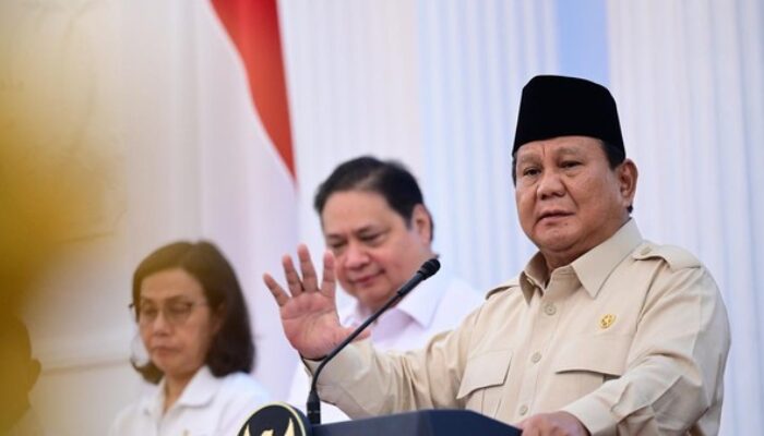 Prabowo Kumpulkan Seluruh Menteri & Dirut BUMN di Istana, Bahas Strategi Negara dan Kondisi Ekonomi Terkini
