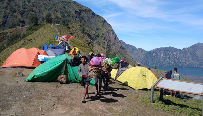 Hari Pertama Dibuka, 458 Pendaki Serbu Gunung Rinjani, Jalur Sembalun Jadi Favorit