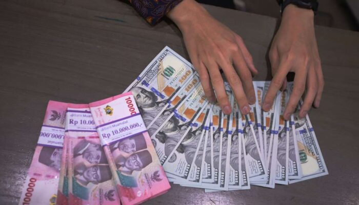 Rupiah Tembus Rp17.105 per Dolar AS, BI Siaga Penuh: Dampak Global Mengguncang, Strategi Stabilisasi Diperkuat