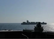 Selat Hormuz Membara! Iran Tembaki dan Sita Kapal Dagang, Jalur Minyak Dunia Terancam Lumpuh