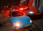 Beruntun di Bekasi Timur! Taksi Mogok Tertabrak KRL Picu Tabrakan KA Argo Bromo, Diduga Gangguan Sinyal