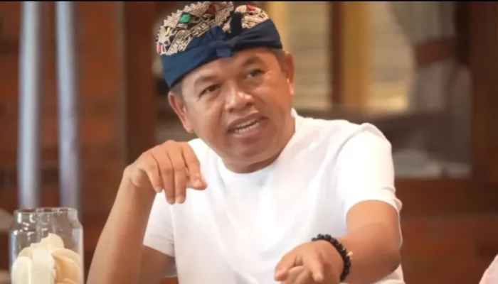 Viral STNK Tanpa KTP Dipersulit, Dedi Mulyadi Nonaktifkan Kepala Samsat dan Beli Motor Warga Rp10 Juta