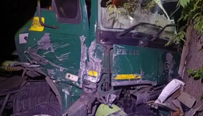 Tragedi Maut Probolinggo: Truk Rem Blong Hantam 5 Kendaraan, 4 Sekeluarga Tewas – Satu Anak Selamat Jadi Yatim Piatu