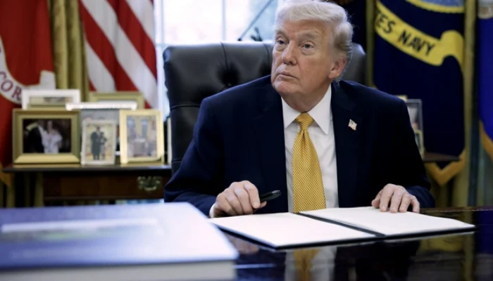 Trump Ancam Iran ‘Dihantam Lebih Keras’, Sebut Fasilitas Nuklir Hancur dan Singgung Selat Hormuz