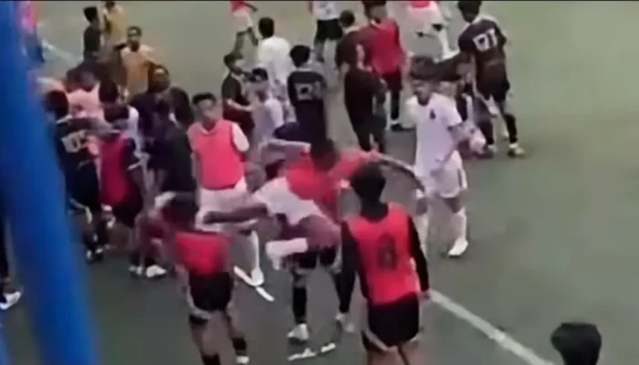 VIRAL! Kericuhan EPA U-20 di Semarang, Tendangan “Kungfu” Gegerkan Sepakbola Usia Dini Indonesia