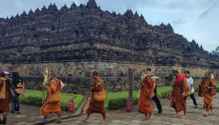 Waisak 2026 di Borobudur Dipadati 22 Ribu Umat, Zona Inti Dibatasi 8.500 Orang
