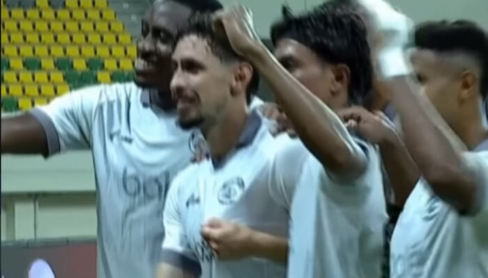 Hasil BRI Super League: Arema FC Curi Kemenangan Dramatis atas Persita, Gol Gustavo Franca Jadi Penentu