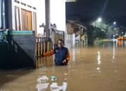 Banjir Meluas di Tangsel: 17 Titik Terendam, Ratusan KK Terdampak, Ada Longsor di 10 Lokasi