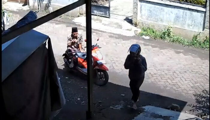 Curanmor Makin Nekat di Pasuruan, Motor Ketua RT Digasak Kurang 1 Menit Terekam CCTV