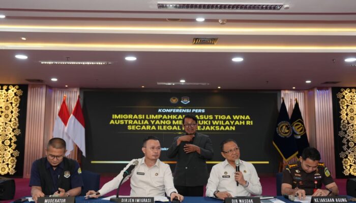 3 WNA Australia Diserahkan ke Kejaksaan, Masuk Indonesia Tanpa Dokumen via Pesawat—Imigrasi Tegaskan Zero Tolerance