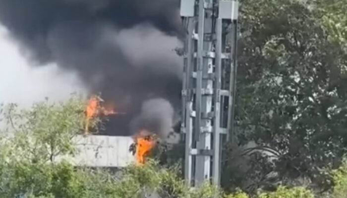 Kebakaran Ruang Server Kemendagri Jaksel, 19 Mobil Damkar Dikerahkan: 2 Pegawai Luka, Api Diduga Berawal dari Tumpukan Barang