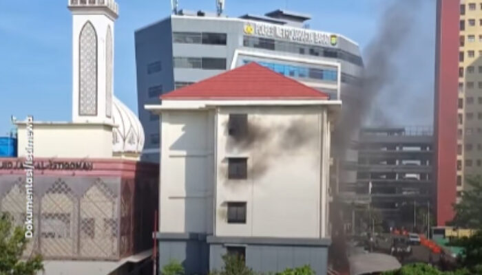 Kebakaran di Polres Metro Jakarta Barat, Api Dipadamkan Cepat—Satu Ruangan Terdampak, Penyebab Diselidiki