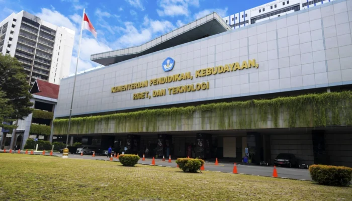 Kemendikti Wacanakan Tutup Prodi Tak Relevan, 470 Ribu Lulusan Terancam Menganggur Tiap Tahun