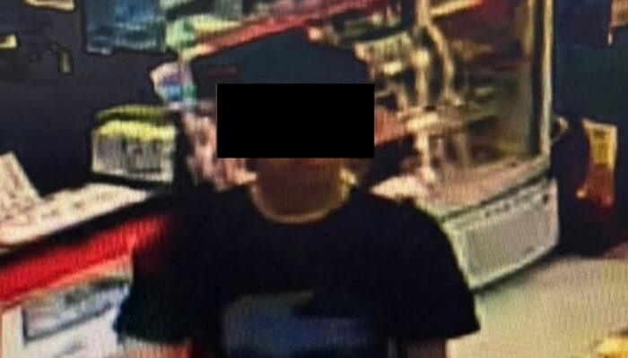 Curanmor Surabaya Makin Nekat! Motor Raib di Minimarket Rungkut dalam 5 Menit, Aksi Pelaku Terekam CCTV