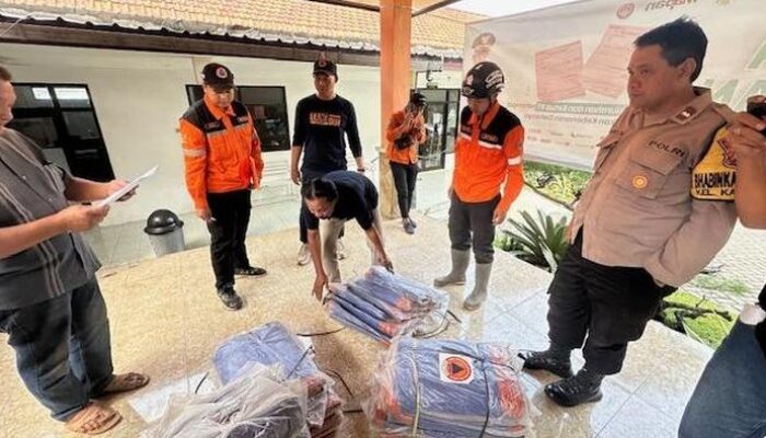 Angin Kencang Terjang Kediri, 31 Rumah Rusak! Pemkot Salurkan Terpal Darurat untuk Warga