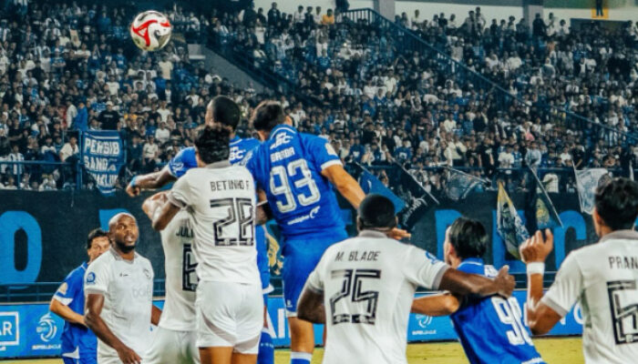 Tahan Persib di GBLA! Arema FC Curi Poin, Frigeri Jadi Tembok Kokoh Singo Edan