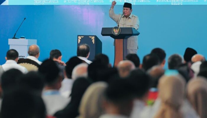 Prabowo Sentil Narasi ‘Kabur Aja’: “Indonesia Terang, Jangan Terjebak Pesimisme!”