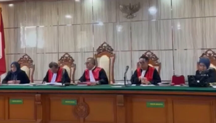 Sidang YouTuber Resbob Ditunda, Siap Terima Tuntutan: “Ini Penebusan Dosa Saya ke Suku Sunda”