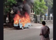Ngeri di Tanah Abang! Sopir Angkot Dibakar Hidup-Hidup oleh Rekannya Gara-Gara Saling Sikut Antrean Ngetem