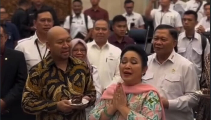 Dari Paris, Presiden Prabowo Ucapkan Selamat Ulang Tahun ke-67 untuk Titiek Soeharto, Momen Hangat Bersama Didit Jadi Sorotan