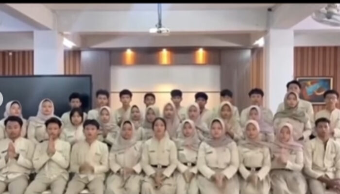 Viral! Siswa SMAN 1 Purwakarta Kompak Acungkan Jari Tengah ke Guru di Kelas, Tuai Kecaman Publik