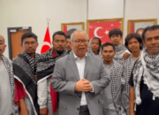 9 WNI yang sempat ditahan Israel, kini berada di Istanbul Turkiye, Kamis (21/5/2026) waktu setempat. (Akun Instagram Menlu RI Sugiono)