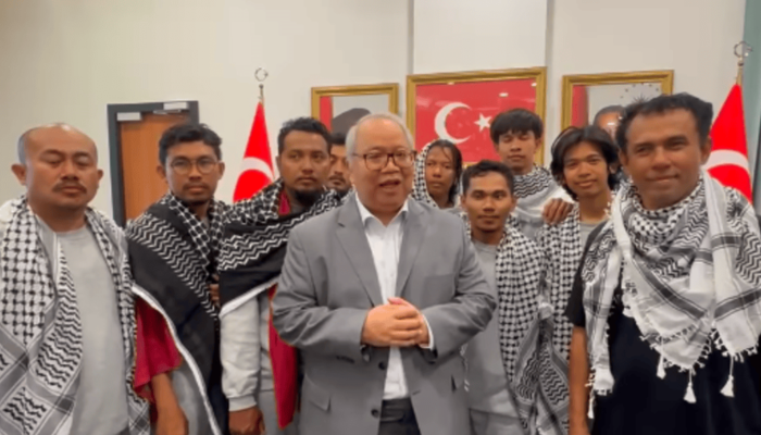 9 WNI Relawan Kemanusiaan Dibebaskan Israel, DPR Minta Pemerintah Kawal Ketat Pemulangan ke Indonesia