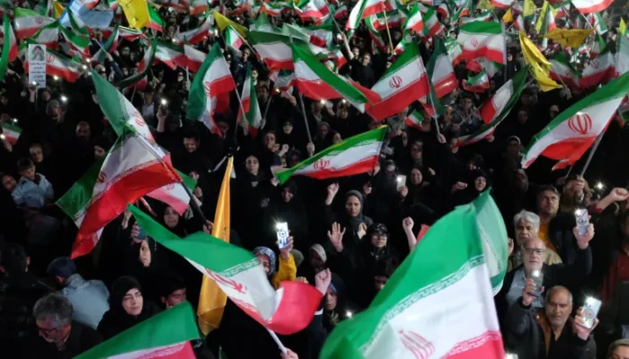 AS-Iran Memanas! Ancaman Serangan Balasan Picu Krisis Global, Selat Hormuz Ditutup, Harga Minyak Melejit