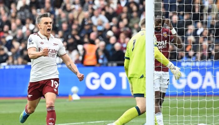 Arsenal Selangkah Lagi Juara Premier League 2025/2026! Trossard Bungkam West Ham, Manchester City Tertekan