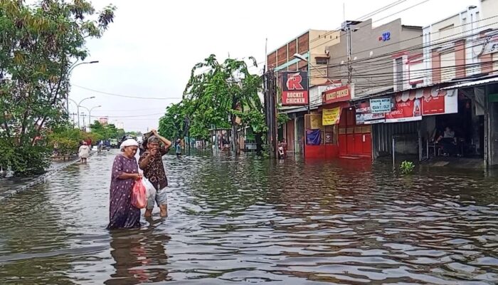 BMKG Peringatkan Banjir Rob Terjang Pesisir Jatim 16-21 Mei 2026, Surabaya hingga Banyuwangi Siaga!