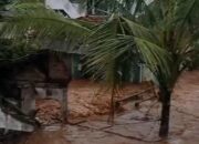 Banjir Bandang Terjang Cianjur, 35 Rumah Terendam dan 1 Jebol—Puluhan Keluarga Mengungsi