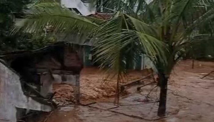 Banjir Bandang Terjang Cianjur, 35 Rumah Terendam dan 1 Jebol—Puluhan Keluarga Mengungsi