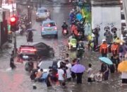 Kondisi banjir di Kawasan Seskoal, Jakarta, Senin (4/5/2026). Foto: Aditia Noviansyah/kumparan