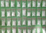 Barang bukti sabu diamankan Polrestabes Surabaya.