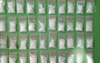 Barang bukti sabu diamankan Polrestabes Surabaya.