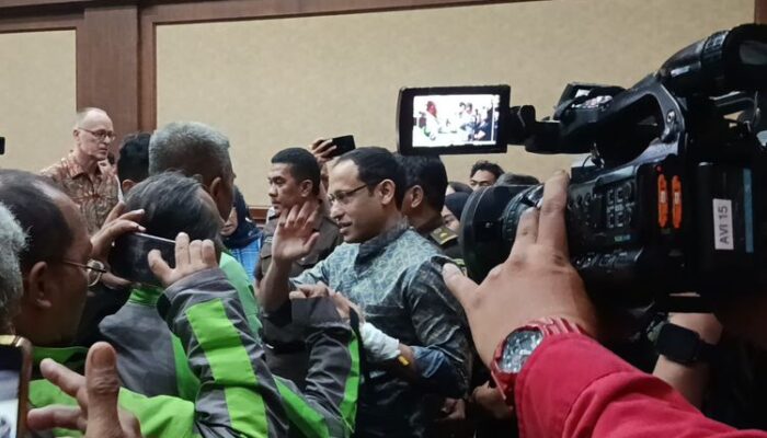 Nadiem Makarim Tantang Pakar di Sidang: “Semua Menteri Harus Dipenjara Jika Pengadaan Untungkan Vendor?”