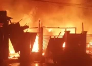 Gudang Kayu dan Toko Bangunan di Pamekasan Ludes Terbakar, Kerugian Capai Rp 2 Miliar