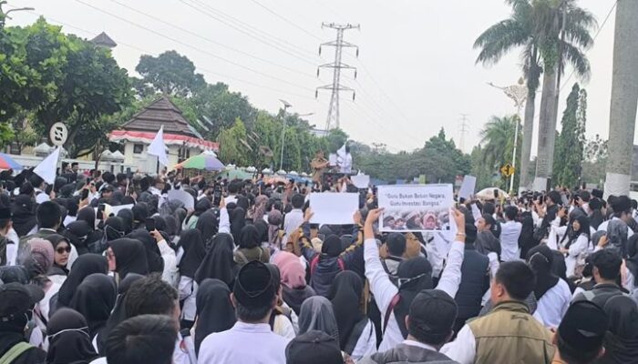 Guru Honorer Terancam Hilang Mulai 2027, Ribuan Pengabdi Pendidikan Kini Dilanda Ketidakpastian