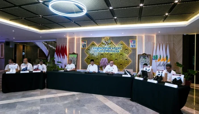 Gus Ipul Nonaktifkan 2 Pejabat Kemensos, Investigasi Pengadaan Sepatu 2025 Diusut Tuntas