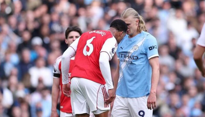 Kontroversi Premier League! Gabriel Magalhaes Dinilai Layak Kartu Merah Usai Tanduk Erling Haaland