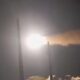 IRGC Rilis Video Rudal Serang Kapal Perang AS di Selat Hormuz, Ketegangan Iran-Amerika Memanas