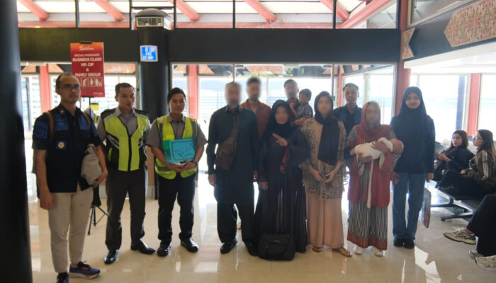 Imigrasi Jember Deportasi 7 WN Pakistan Lewat Bandara Soekarno-Hatta, Tegaskan Komitmen Penegakan Hukum